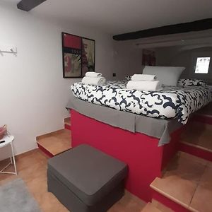 Zimmer mit Kingsize-Bett